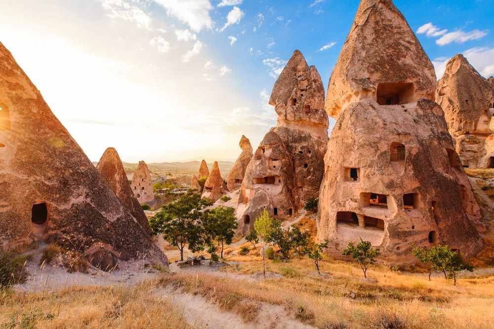 2026 Kapadokya Yılbaşı Turu Rehberi: Ankara Çıkışlı En İyi Programlar ve Fiyatlar